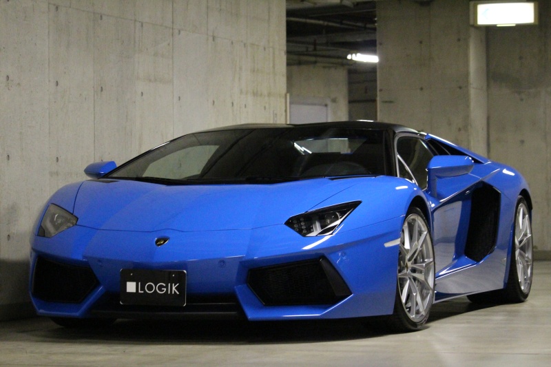 ランボルギーニ アヴェンタドール Aventador LP700-4 Roadster